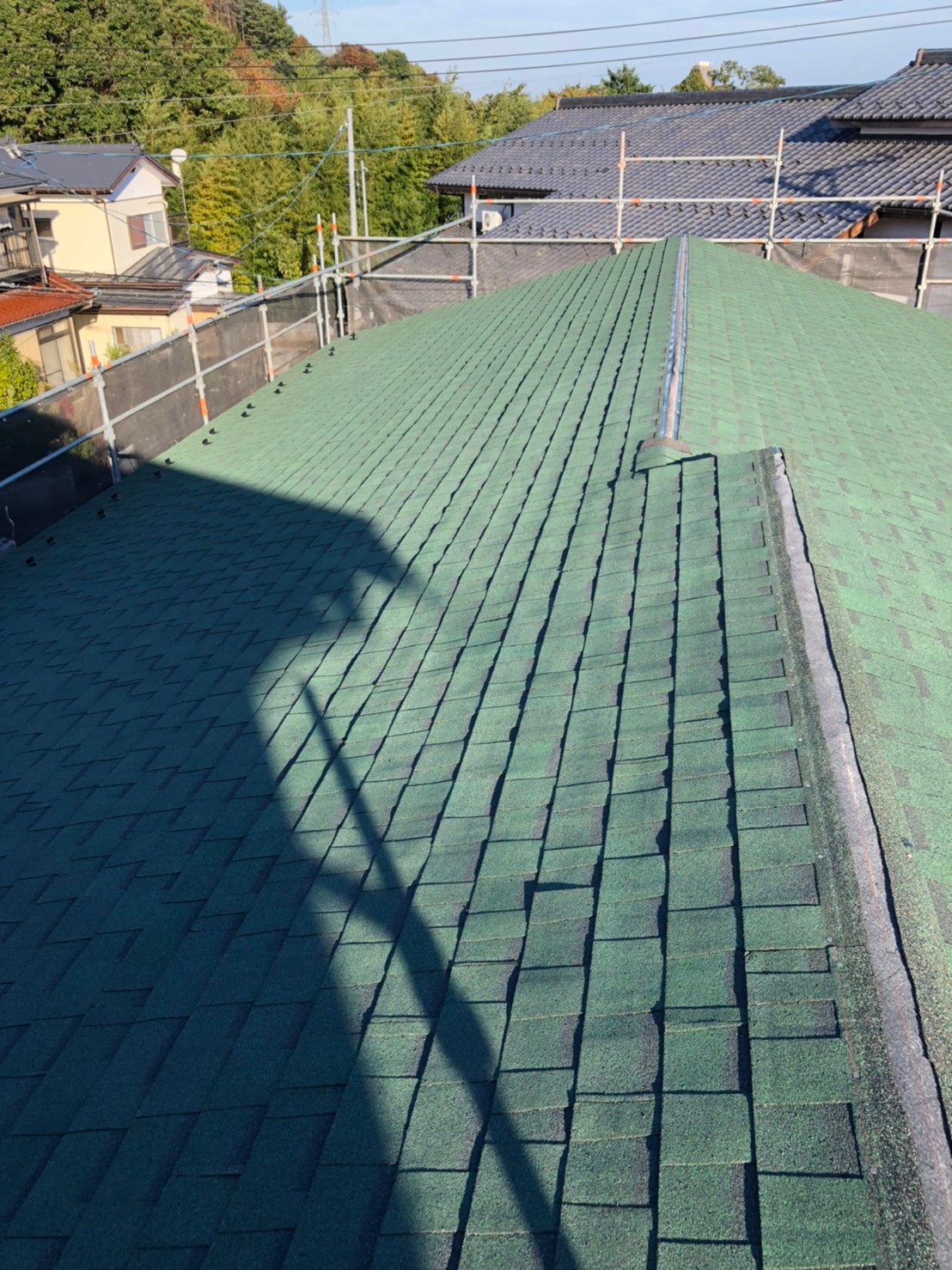 シングル屋根葺きあがり